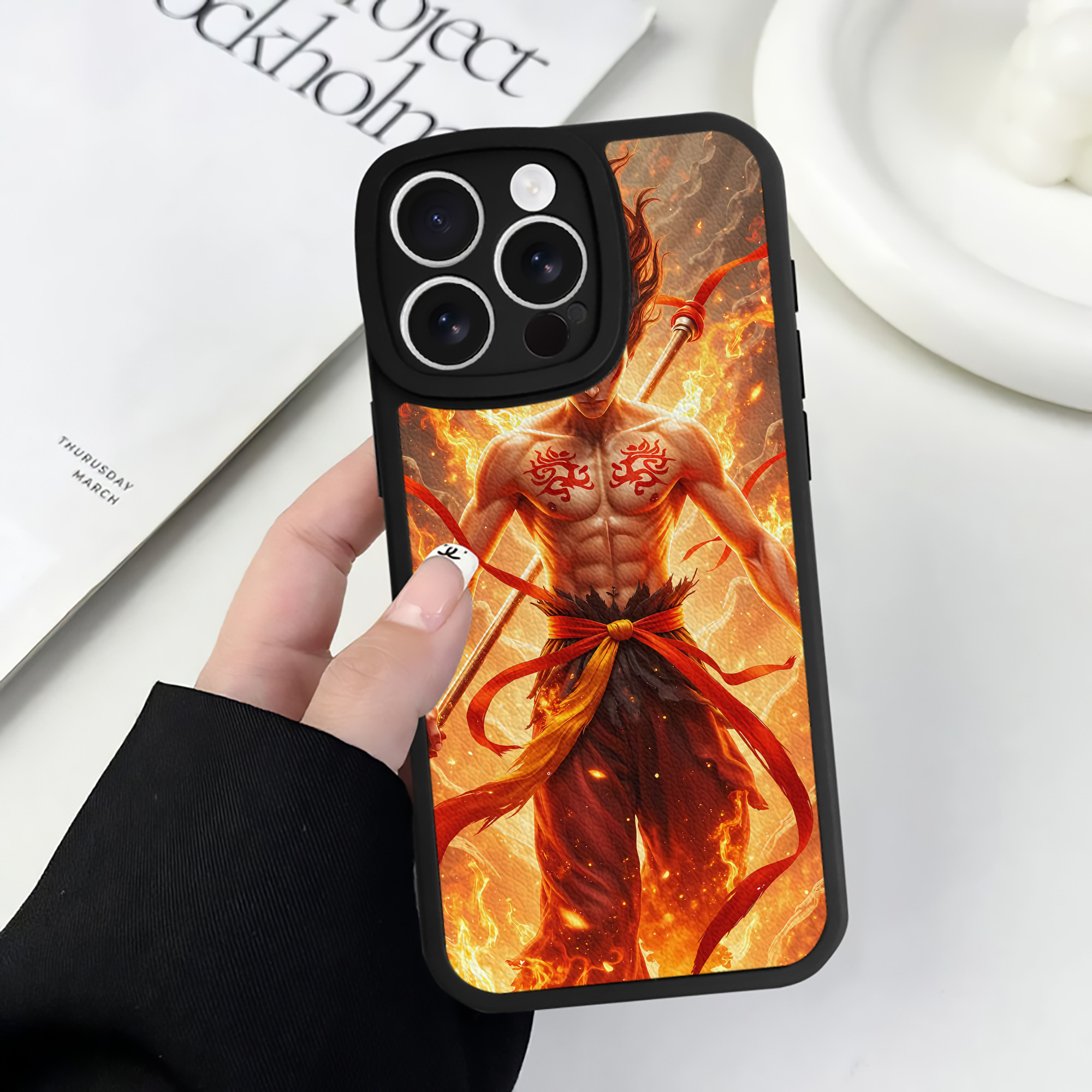 （画像用） Ne Zha 2 ナタ 魔童の大暴れ 【iPhone 16シリーズ対応】シリコンスマホケース（レザー調） 材質：シリコン
